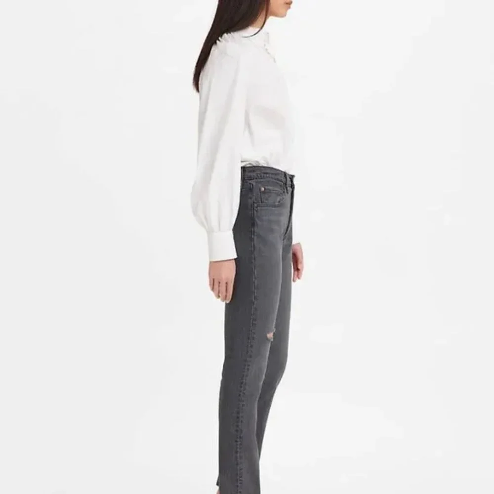 Levis 501 Skinny Jeans Size 29x28 Distressed Signature Button Fly Grey NWT